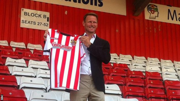 Sheringham named Stevenage manager